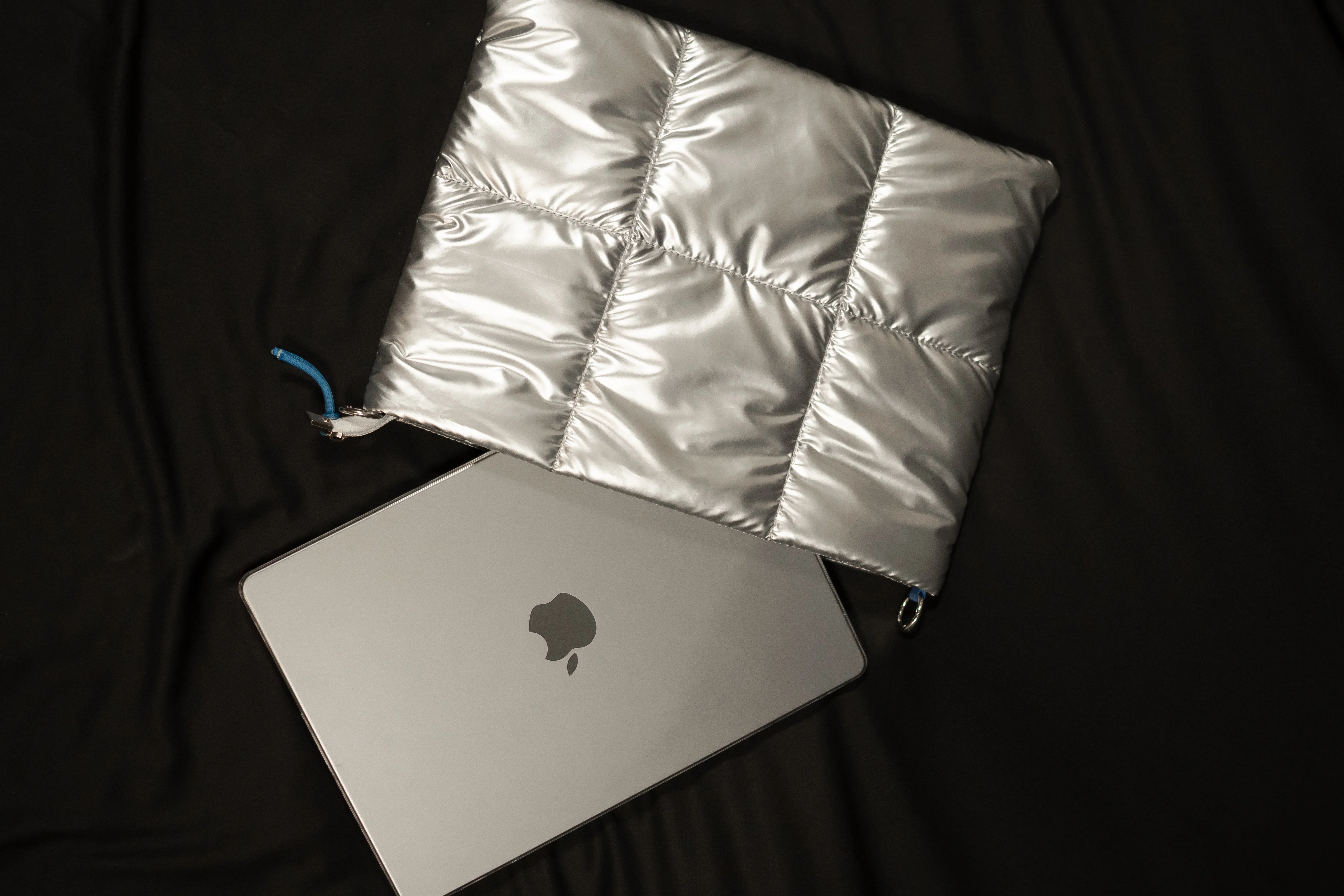 Laptop Puffer Sleeve Silver - Image 6